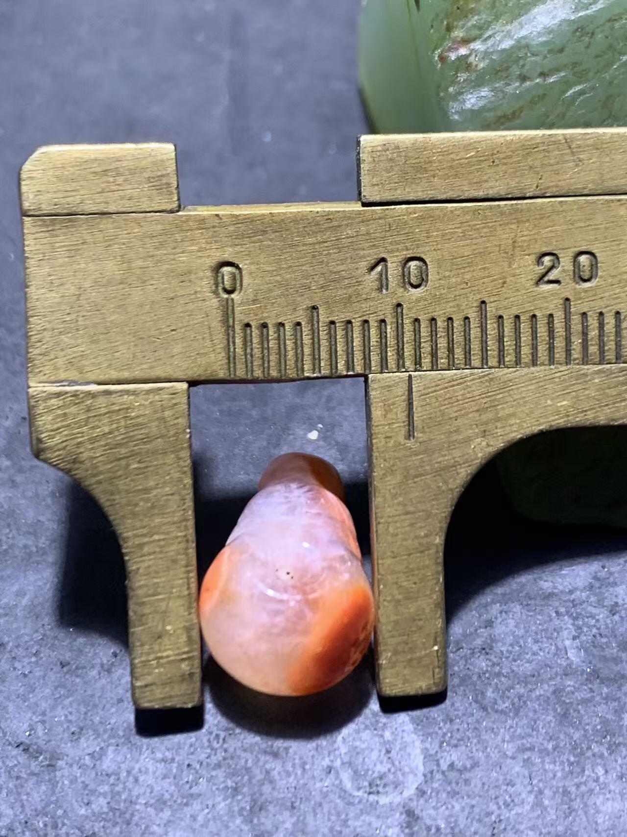 精美川料冰飘天眼纹南红玛瑙一体小佛头三通一个