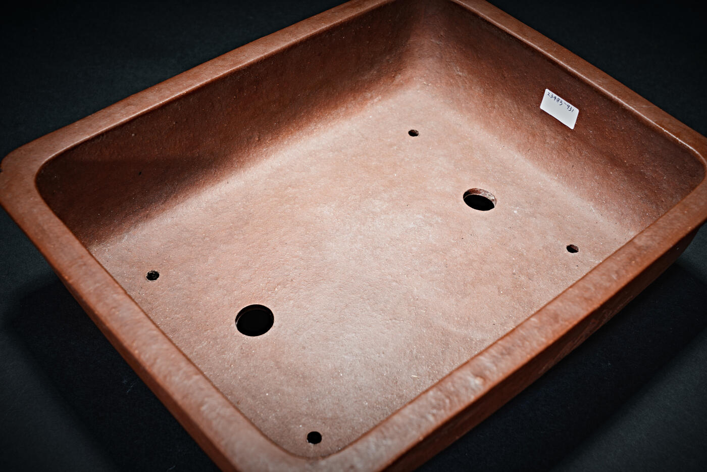 上海都达杂项专场九（全场包邮） 吴小卫制 紫砂贴花山水云头纹四足花盆1-425