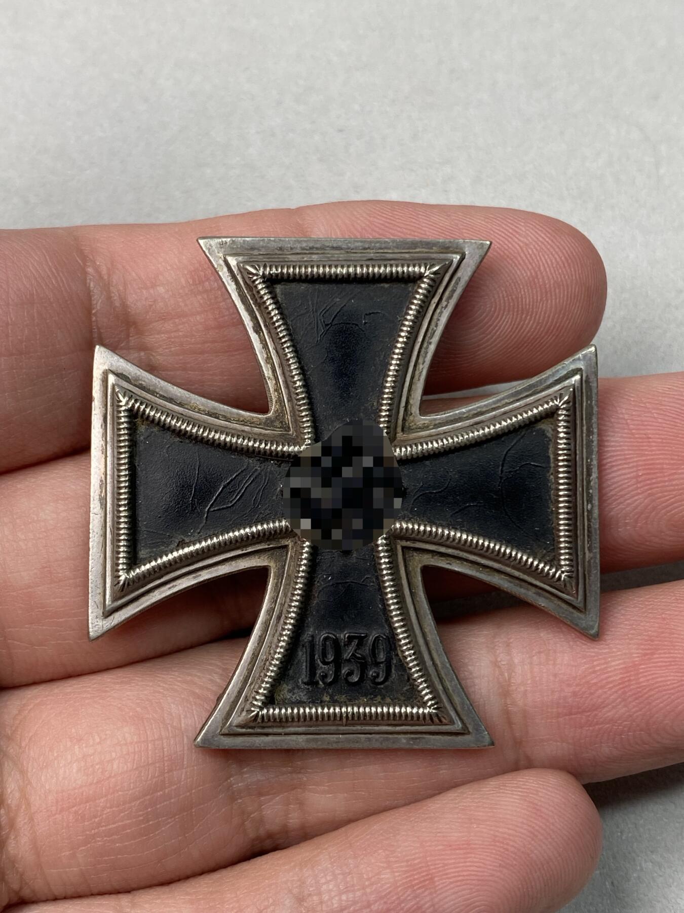 万国钱币拍卖第059期 1939年德国民族社会主义工人党WWⅡ二级铁十字勋章 可佩戴状态 背面有修补 21.2g（原图请私信后台）