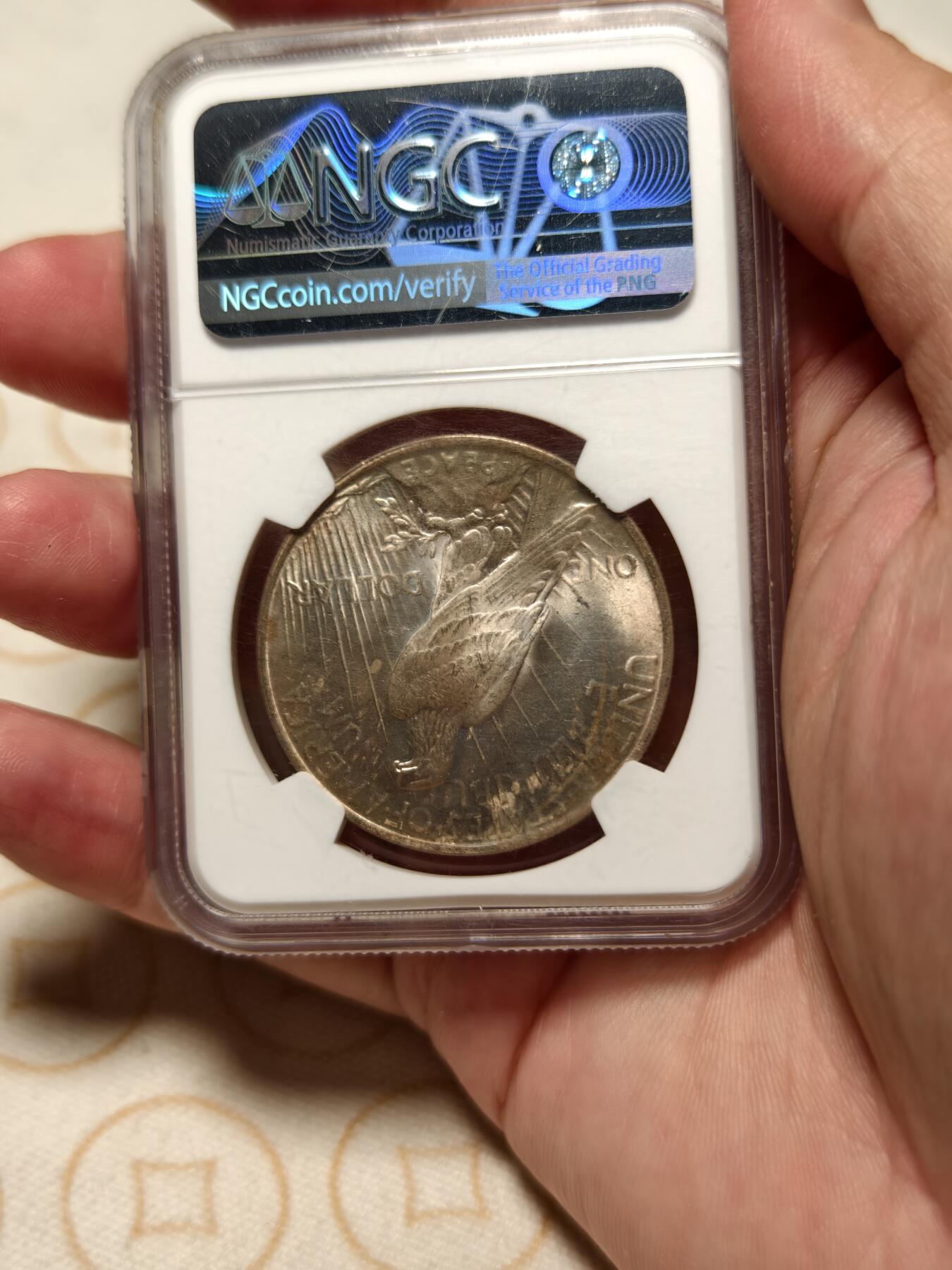 抚柳草堂-第十一期章牌钱币  奖章勋章限时免佣 满百包邮 放漏专场 1923 NGC MS63 美国和平1美元大银币 原光丝滑