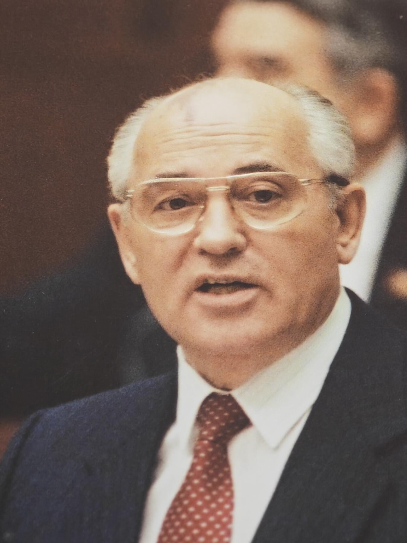 橙子收藏第二期 【苏联总统签名照】戈尔巴乔夫亲笔签名演讲肖像照