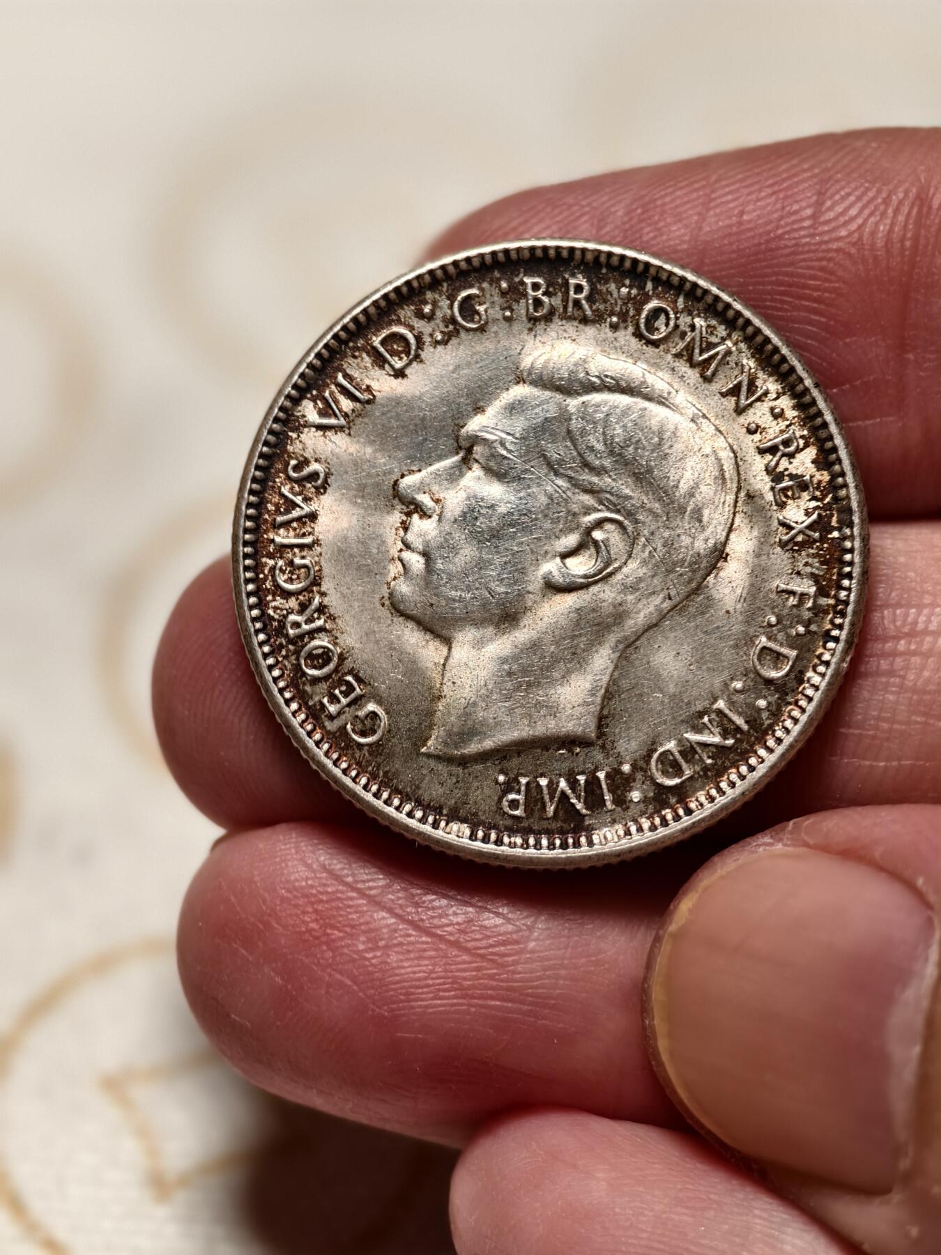 抚柳草堂-第十一期章牌钱币  奖章勋章限时免佣 满百包邮 放漏专场 1944澳大利亚乔治六世1弗洛林银币 高银年份 11.4克 925银 好品带彩