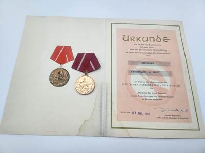 南水社首场拍卖 - 民主德国铜级级工人阶级战斗队服务奖章和证书 获得者瓦尔特·扎迈塔特