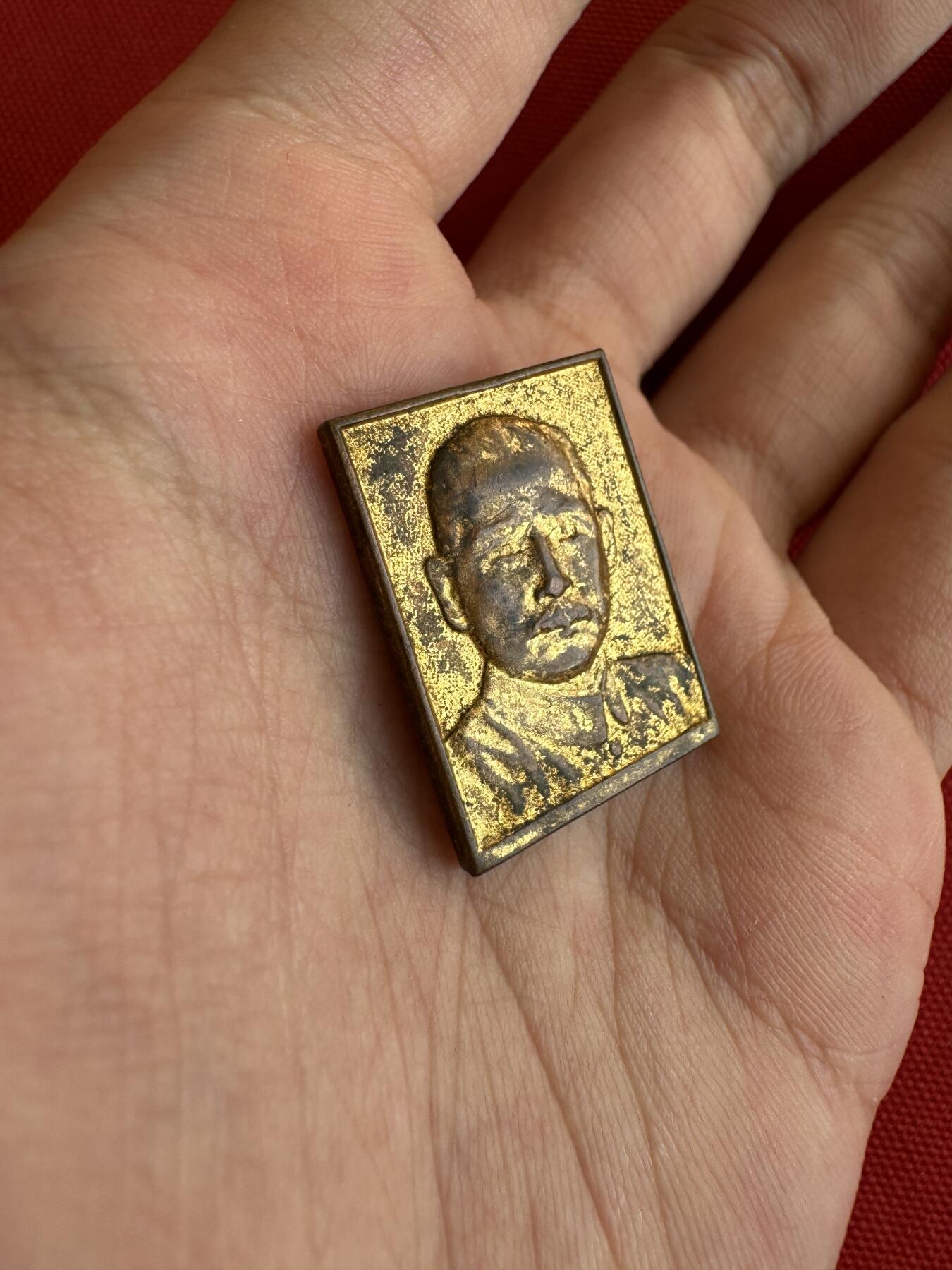 五哥徽章群   28号周三晚上八点4群联拍 铜章