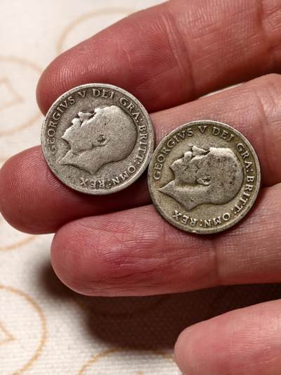 抚柳草堂-第十一期章牌钱币  奖章勋章限时免佣 满百包邮 放漏专场 - 1914 1921乔治五世6便士银币两枚 1914高银版 流通品相 重5.3g
