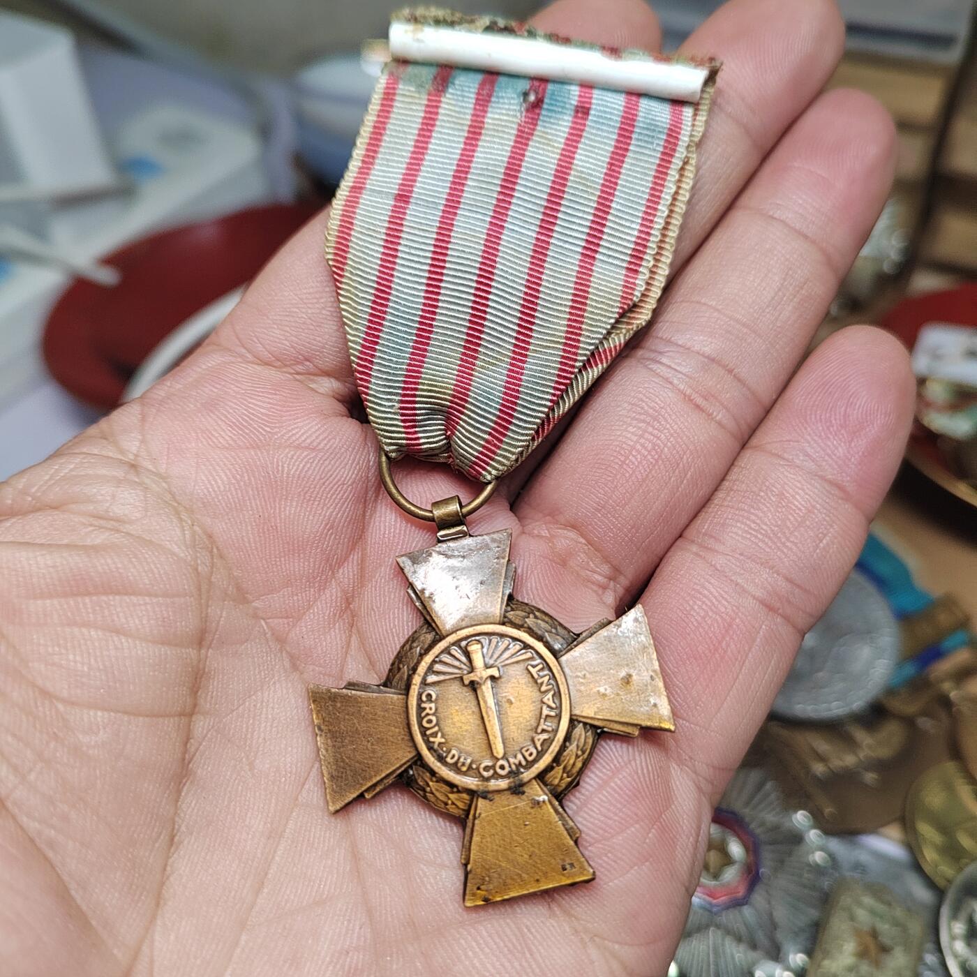 PCAI钱币  29-740  纪念章等杂項专场 战斗十字，有胶