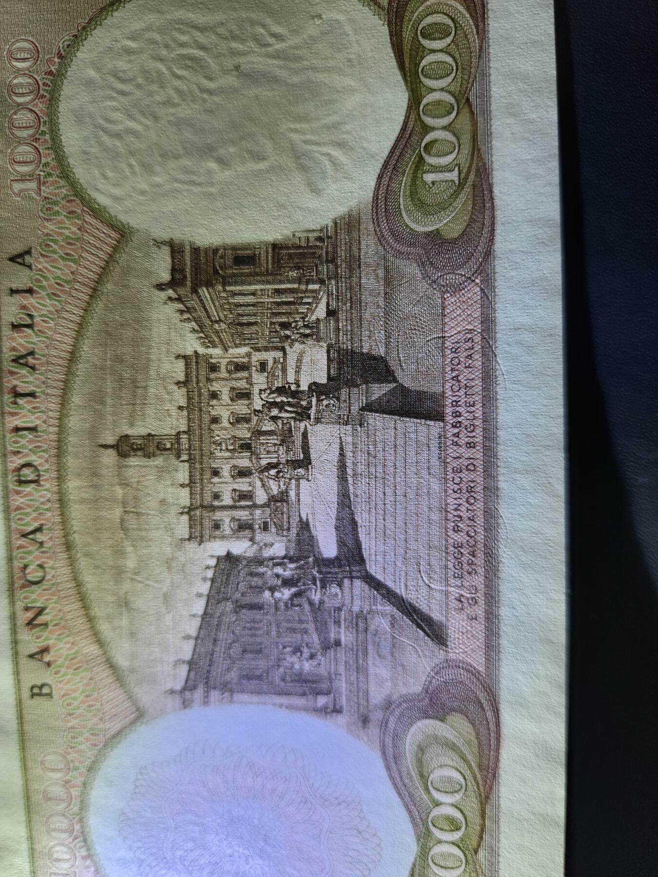 1月27号晚上8点 外国纸币自动截拍第14场 意大利10000几乎全新有眼