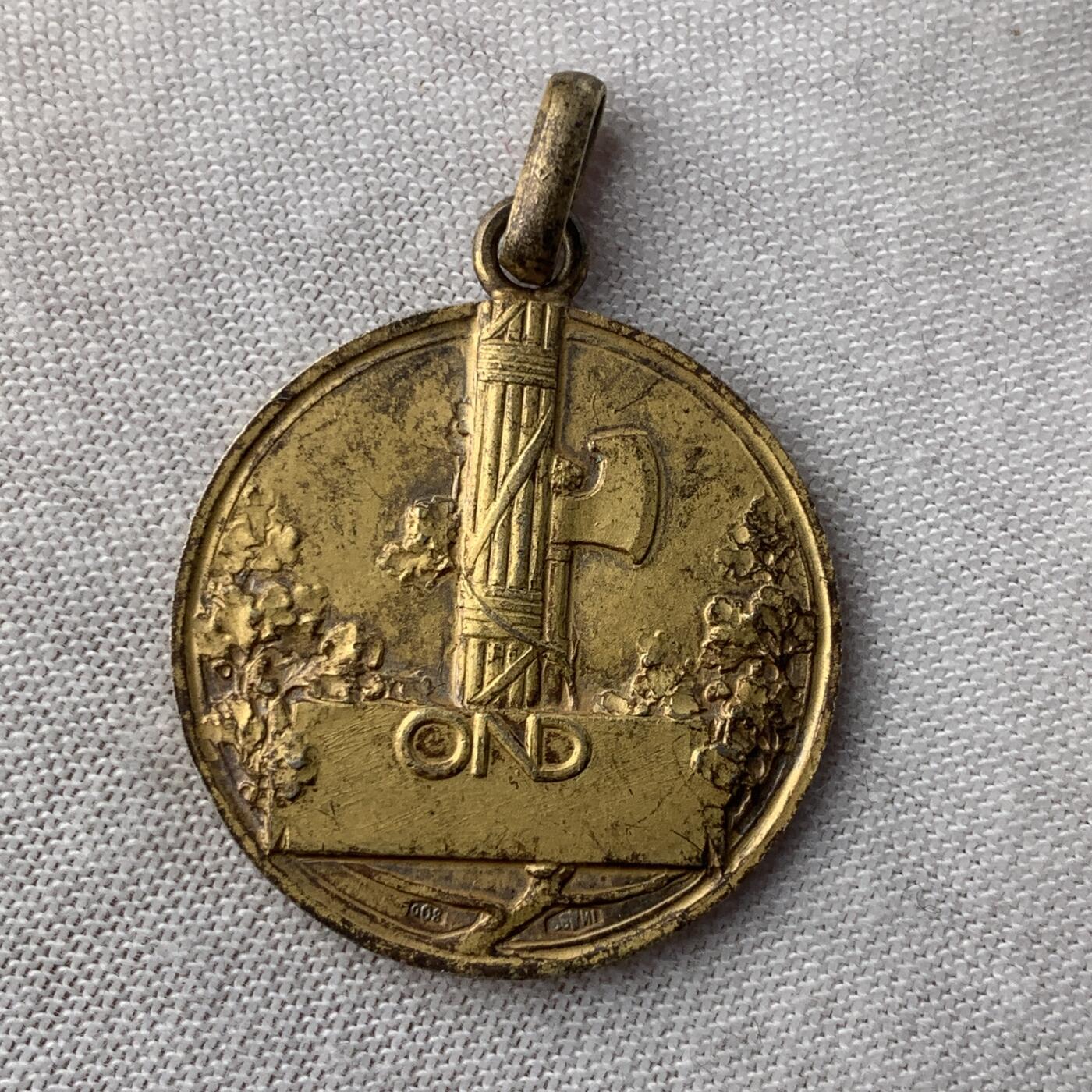 掌中浮雕-藏着的欧洲第051场 意大利百年古董镀金银章奖牌 ，章体24.3mm， 5.8g，戳记: 800银  罕见