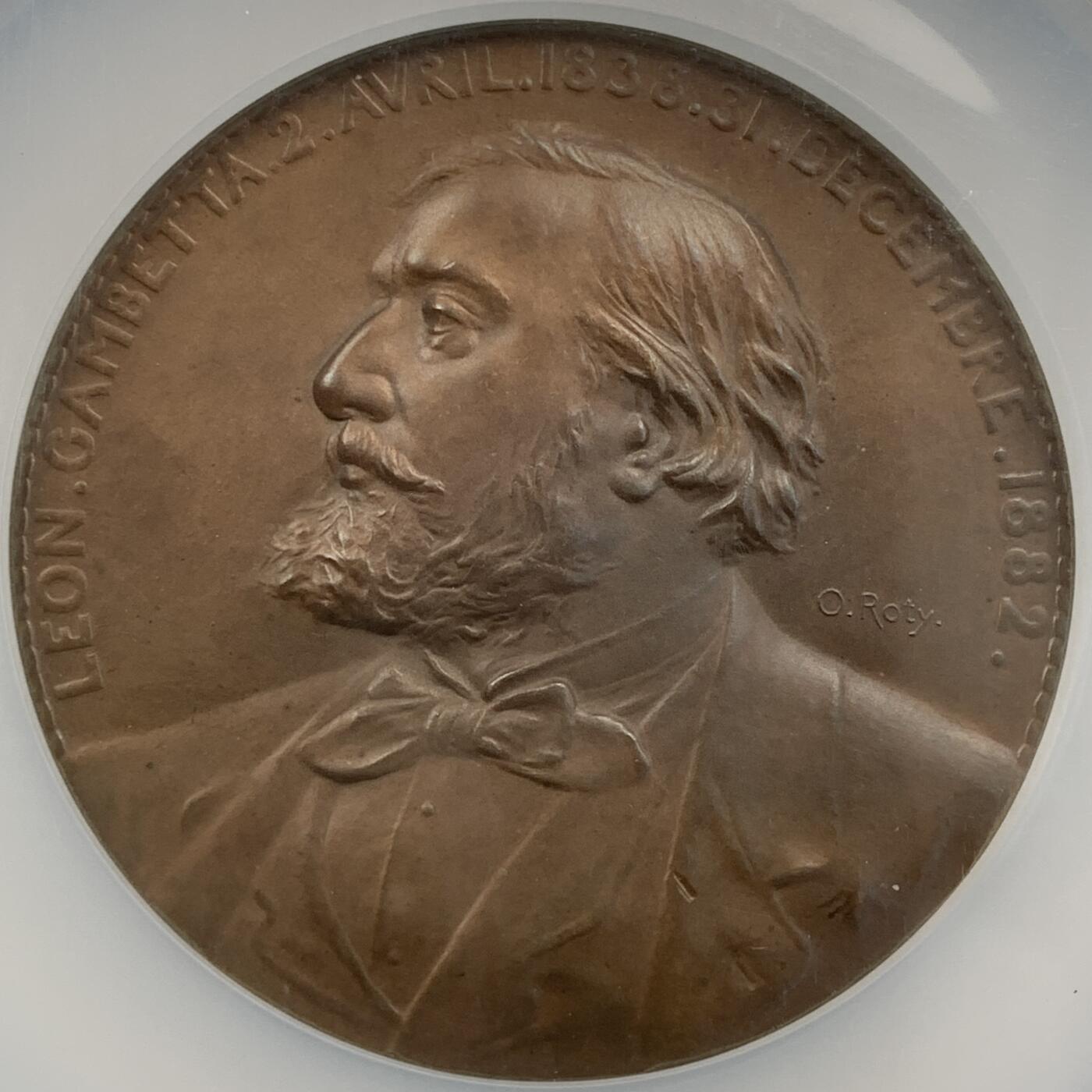 掌中浮雕-藏着的欧洲第051场 NGC MS64 : 1882年法国政治家莱昂·甘必大（Léon Gambetta）逝世纪念铜章，69mm，大师罗蒂作品
