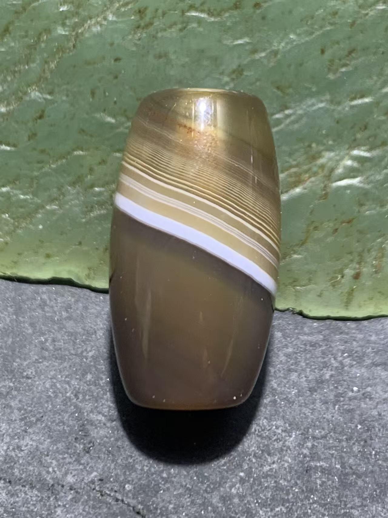 精美高玉化天地缠丝玛瑙桶珠一颗，