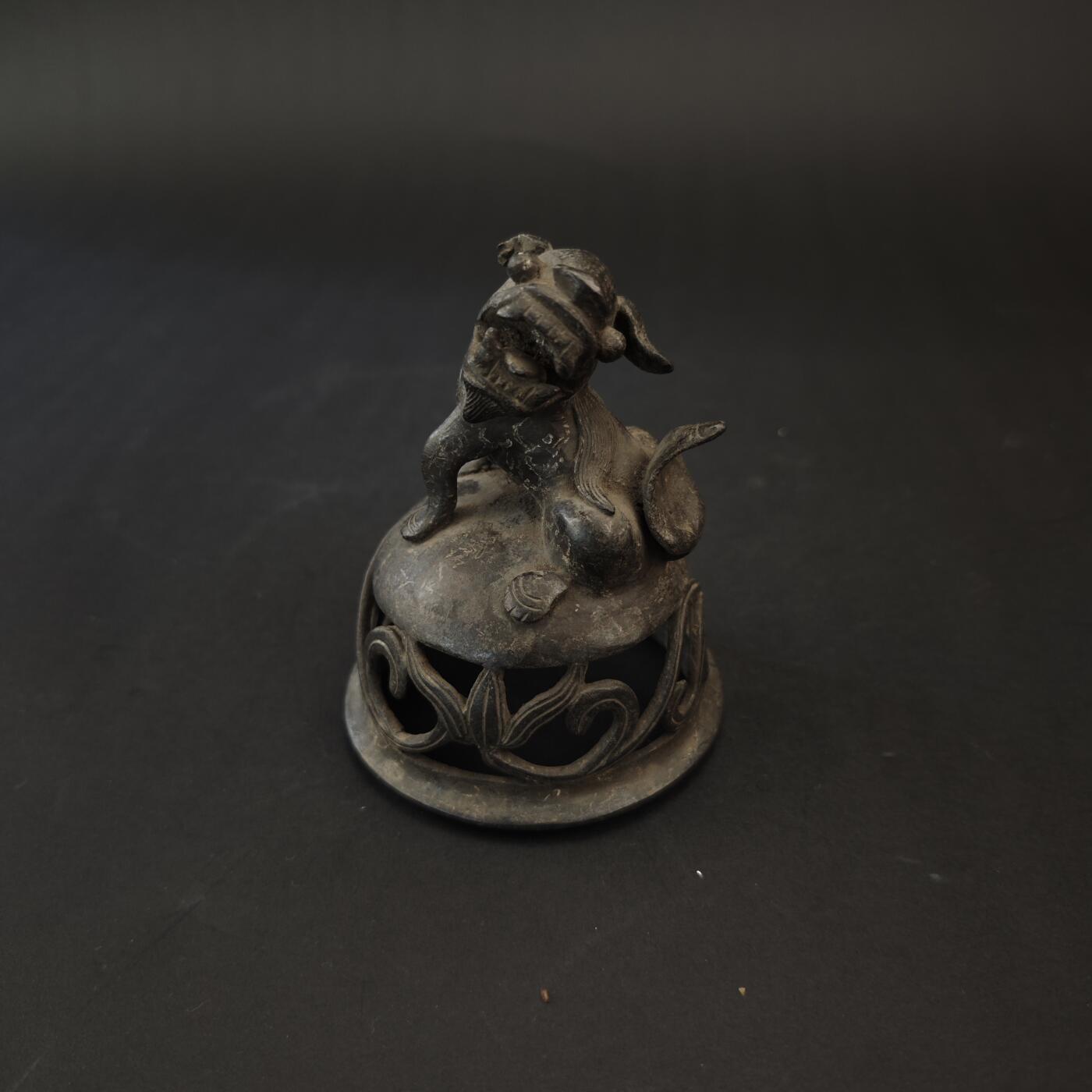 上海都达杂项专场九（全场包邮） 明 铜狮纽香炉盖1-391