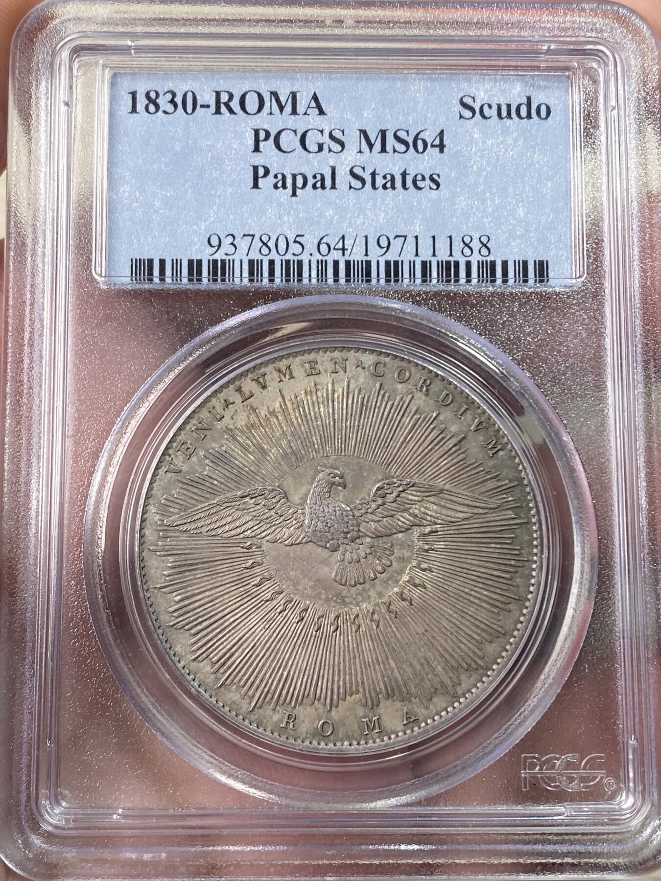 万国钱币拍卖第060期（万国六十期纪念大拍） PCGS MS64 1830年ROMA教皇国教宗缺位SCUDO大银 罗马造币厂铸 仅单年发行2860枚 近200年前教皇国工艺的巅峰之作 堪称完美的打制和通体熟美酱彩相得益彰 PC老白盒保存完好 PC亚军分更高仅一枚 一步到位的典藏级品质