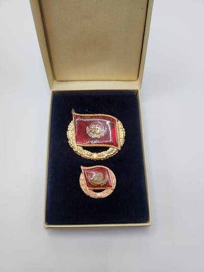 南水社首场拍卖 - 东德台尔曼与威廉匹克共同战斗铜级奖章