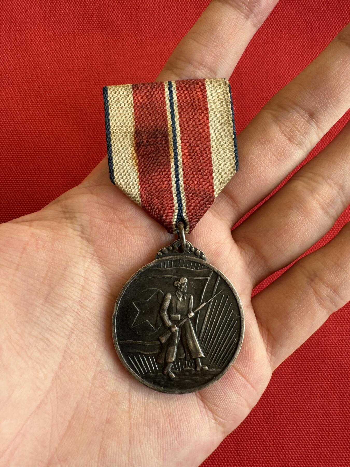 五哥徽章群   28号周三晚上八点4群联拍 银章