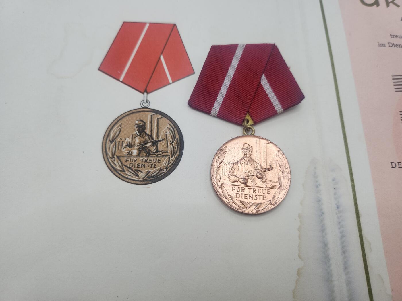 南水社首场拍卖 民主德国铜级级工人阶级战斗队服务奖章和证书 获得者瓦尔特·扎迈塔特