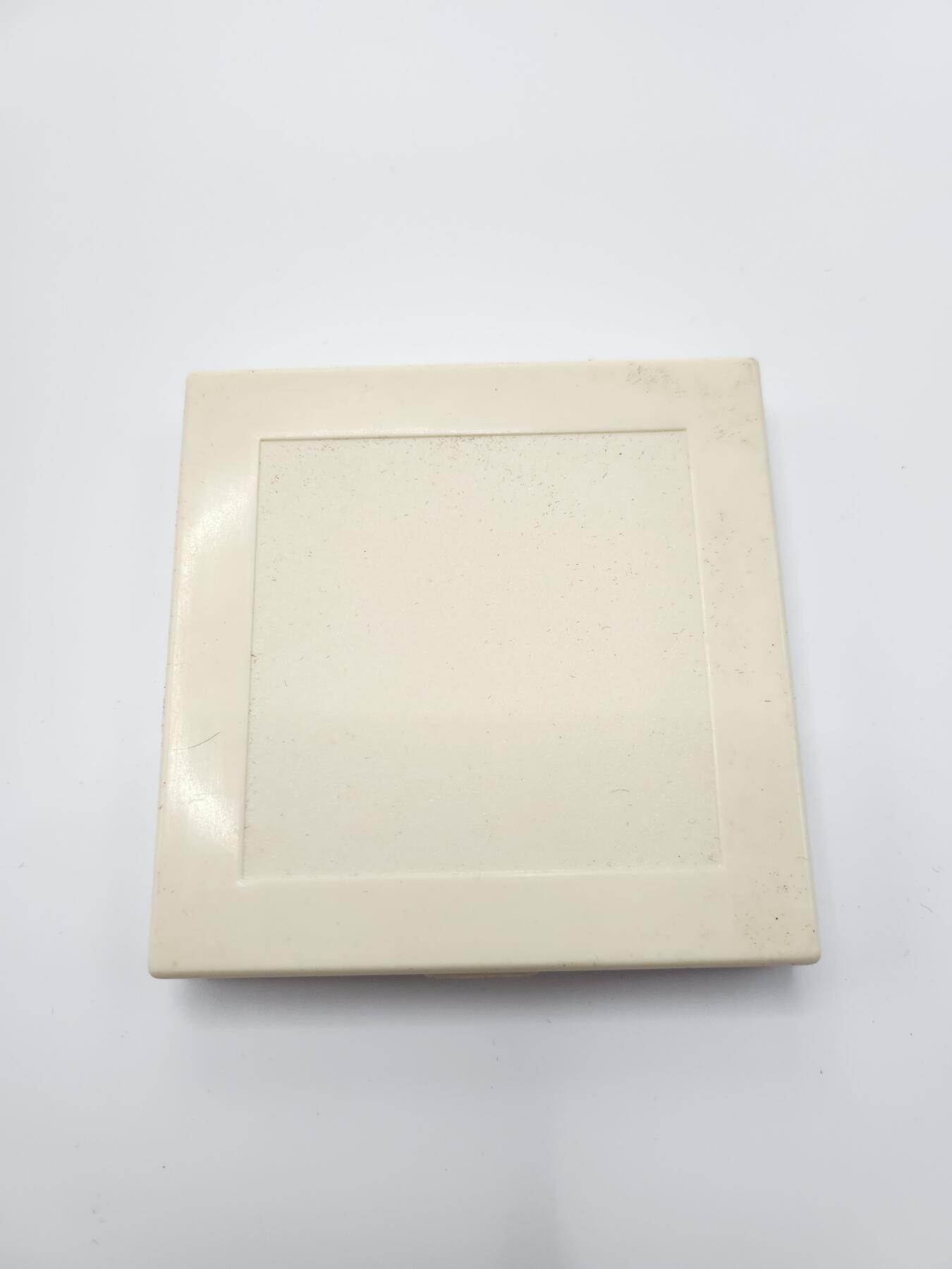 南水社首场拍卖 民主德国建国30周年纪念奖章，章体盒均完好