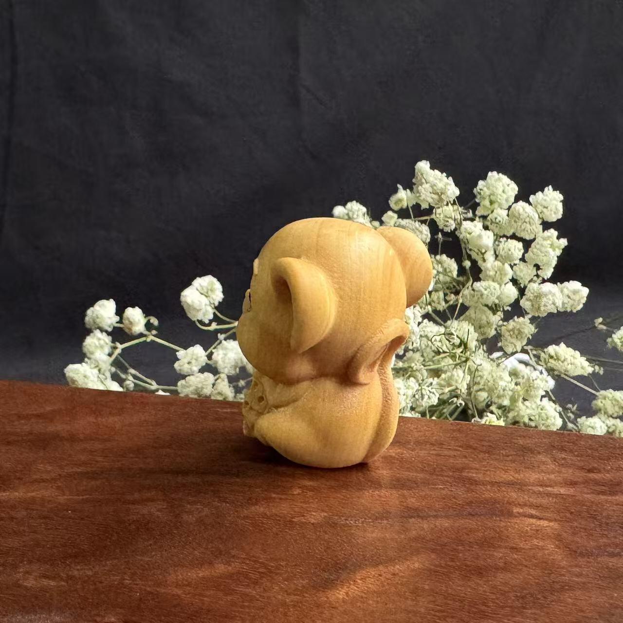 零元拍：哈基米系列，黄杨木雕12生肖之：鼠宝，高约：40MM。就这么可耐