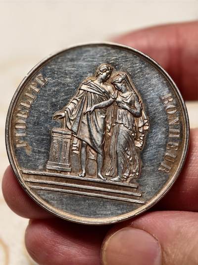 抚柳草堂-第十一期章牌钱币  奖章勋章限时免佣 满百包邮 放漏专场 - 1896法国婚姻与爱情纪念银章 大版直径39mm 重25.7g 丰饶角边铭 手刻花押漂亮 镜面光泽 上手极美