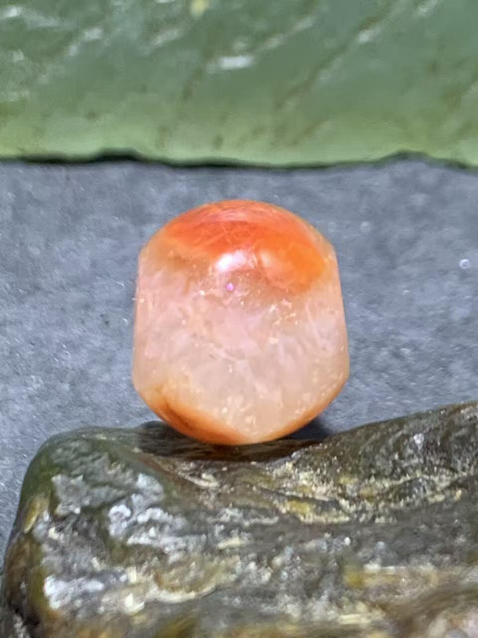 精美川料冰飘天眼纹南红玛瑙一体小佛头三通一个