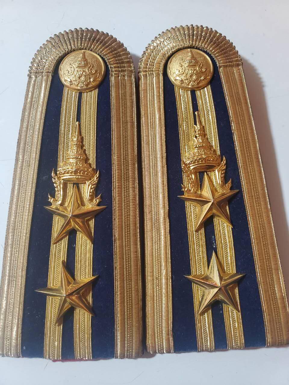 韵星假日军品类拍卖第三十九期暨默多克中校夫妇专场 -- Rimey Holidays Militaria Auction 39 & The Modoks Collection  泰王国拉玛九世时期陆军中校肩章一对 金丝线缝制 好品