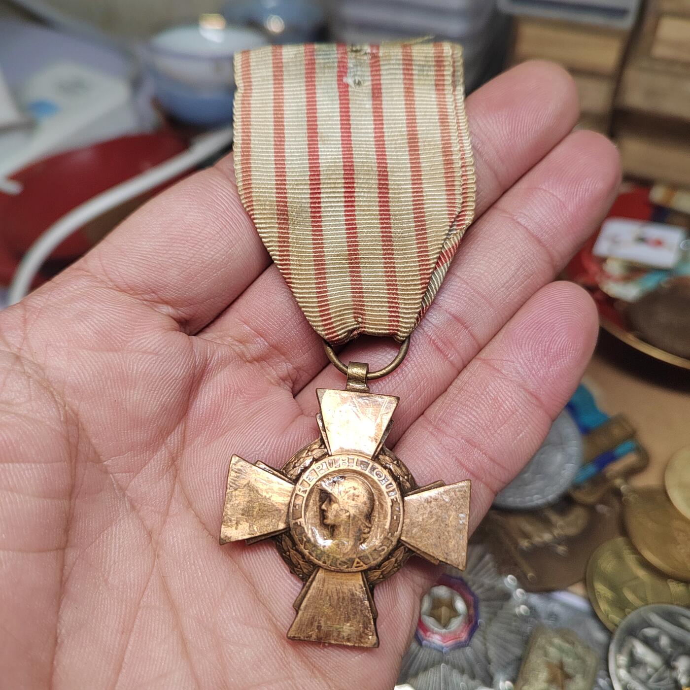 PCAI钱币  29-740  纪念章等杂項专场 战斗十字，有胶