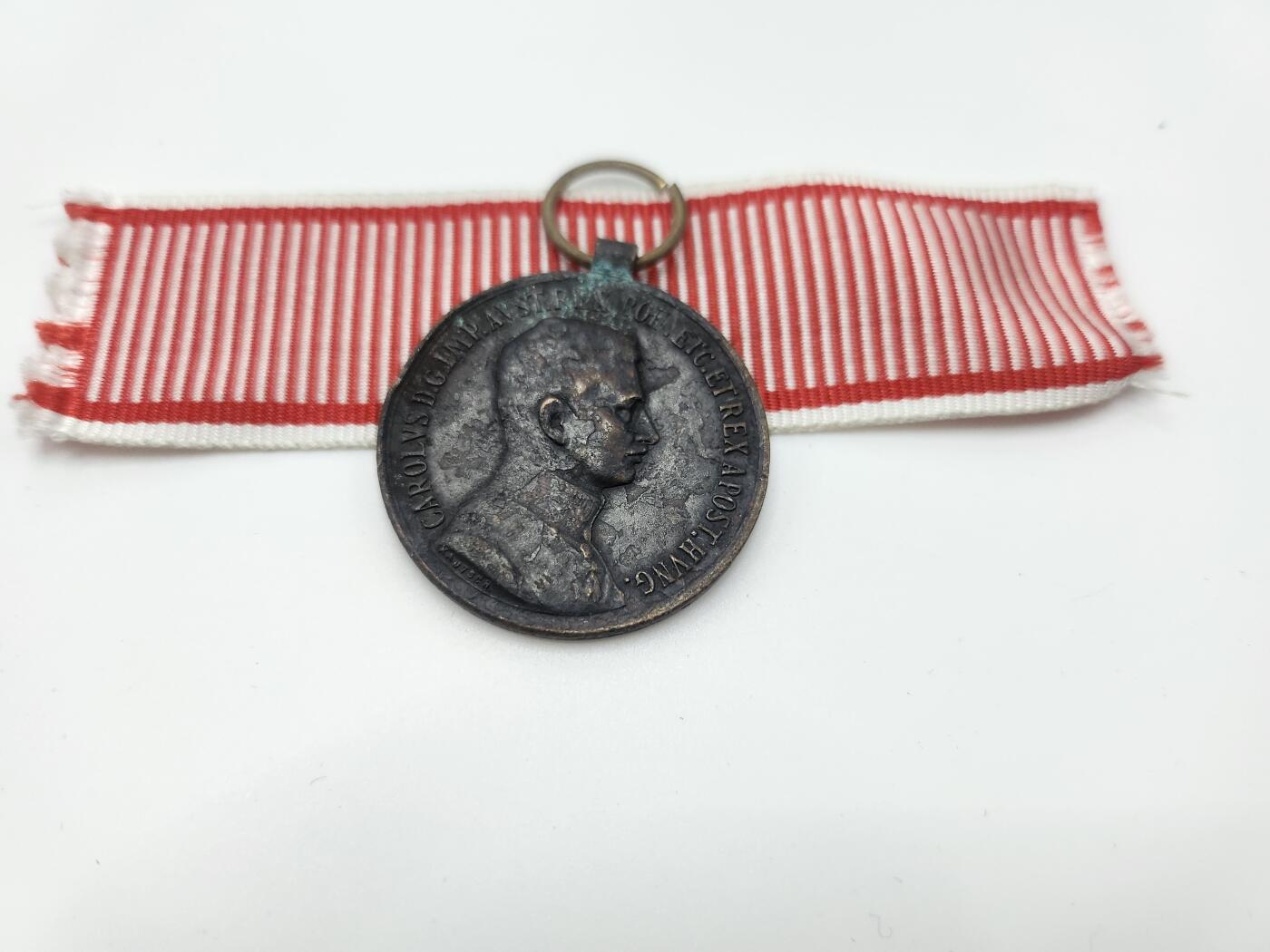 南水社首场拍卖 奥匈帝国卡尔一世勇敢奖章，复刻绶带 一战品相