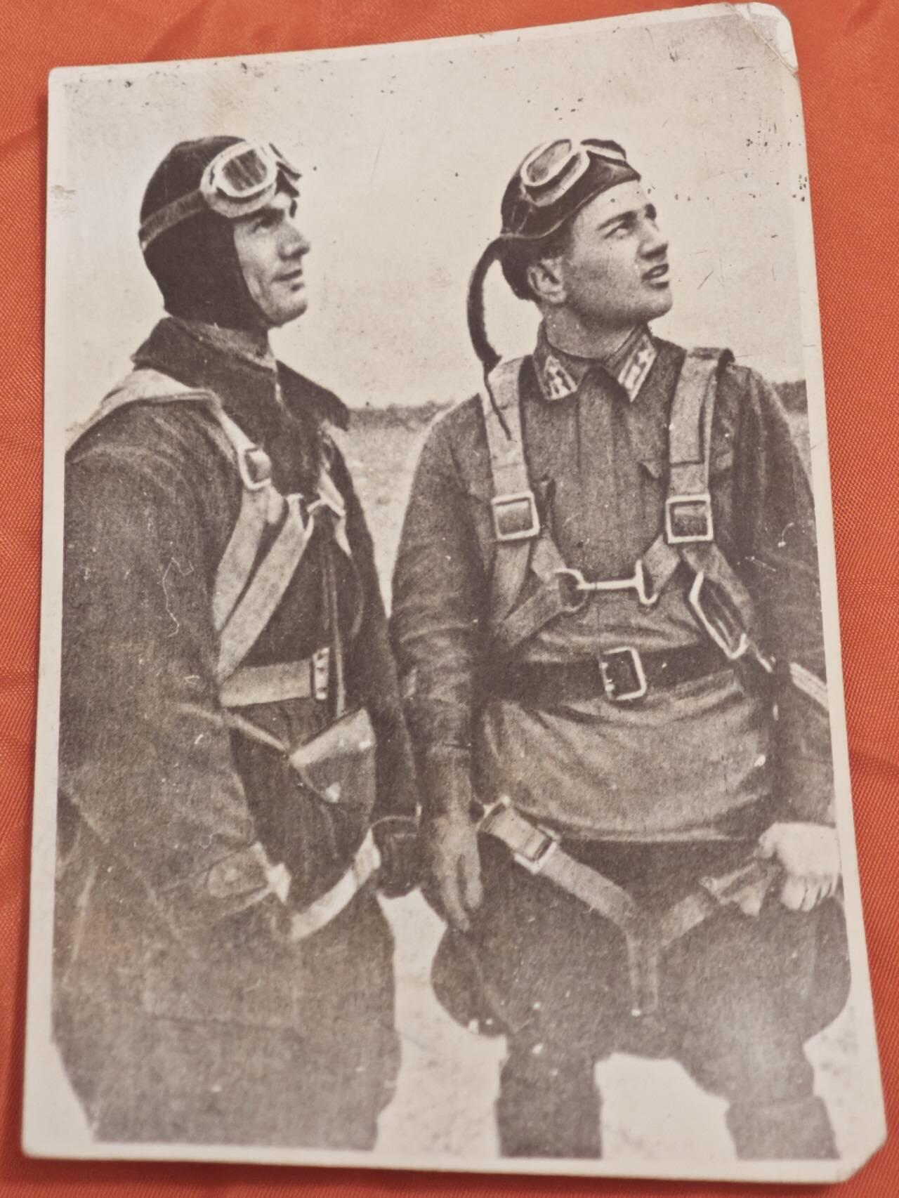 橙子收藏第二期 【苏联二战空军影像】飞行员阿列克谢双人合影老照片