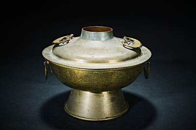 上海都达杂项专场九（全场包邮） - 民国 铜刻花卉火锅暖炉1-398