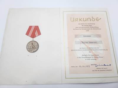 南水社首场拍卖 - 民主德国金级工人阶级战斗队服务奖章证书 获得者瓦尔特·扎迈塔特