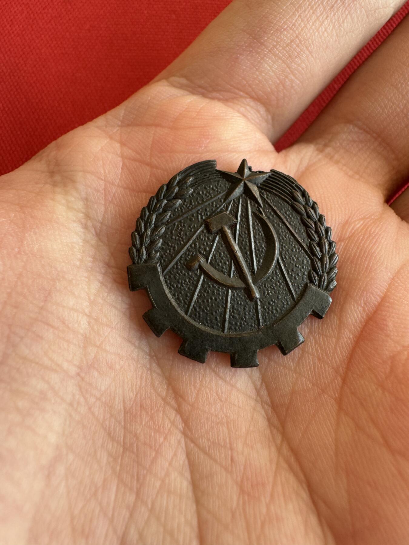 五哥徽章群   28号周三晚上八点4群联拍 铜章