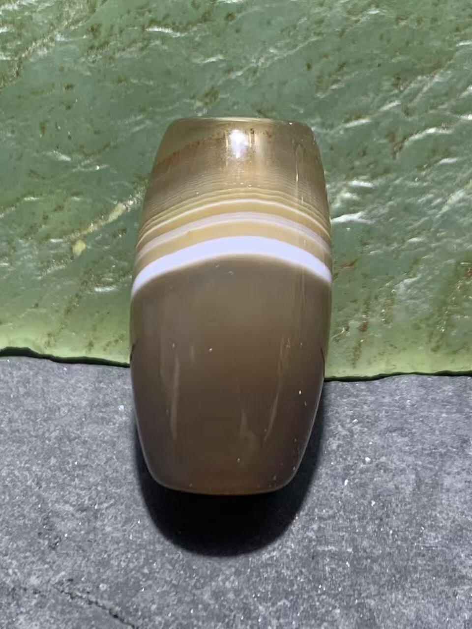 精美高玉化天地缠丝玛瑙桶珠一颗，