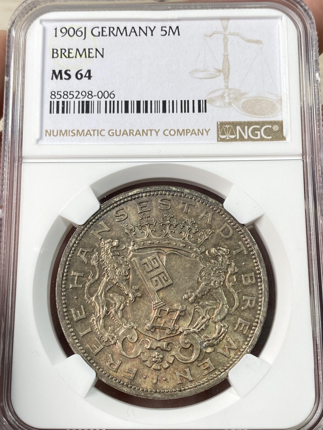 万国钱币拍卖第060期（万国六十期纪念大拍） NGC MS64 1906J不莱梅自由市流通长翅5马克 经典双狮护钥 仅单年发行40846枚 原味天鹅绒五彩 观感超越分数的顶级收藏品质