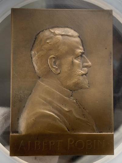 掌中浮雕-藏着的欧洲第051场 - NGC MS63 : 1905年法国巴黎医学院教授艾伯特•罗宾纪念铜章 ，73 X 51mm