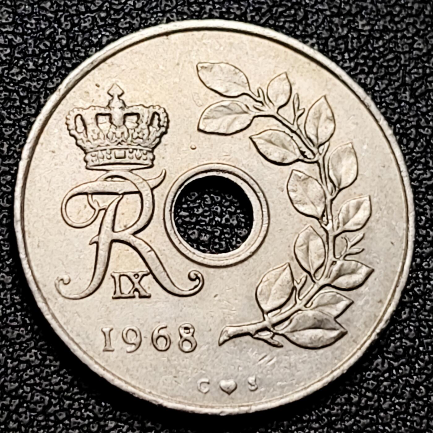 泉币菌-第176场- 精品福利场 丹麦1968年 25欧尔中孔镍币 玛格丽特二世花押 