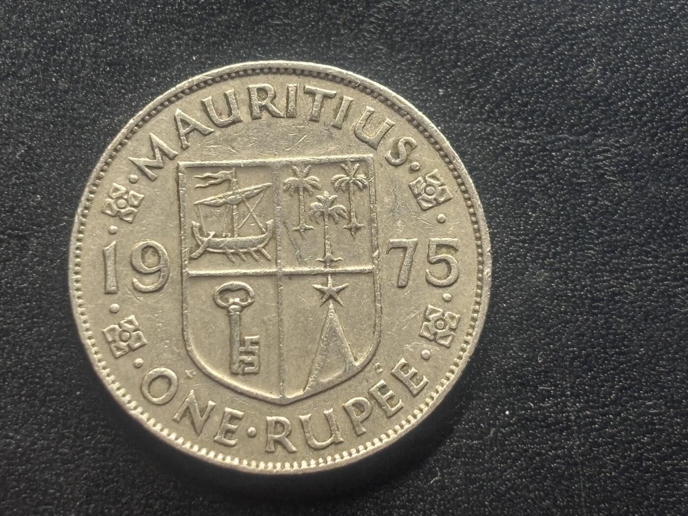 邮泉阁限时拍卖第四十场 非洲专场（硬币在国外。请付邮费6元。） 英属毛里求斯1975年1卢比