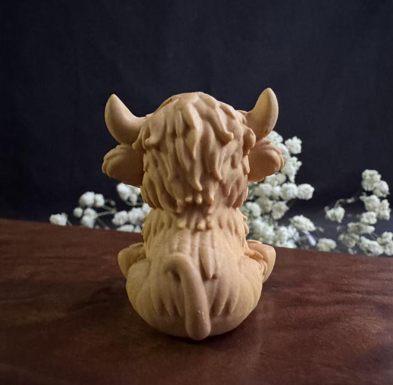 零元拍：哈基米系列，黄杨木雕12生肖之：牛宝，高约：40MM。就这么可耐