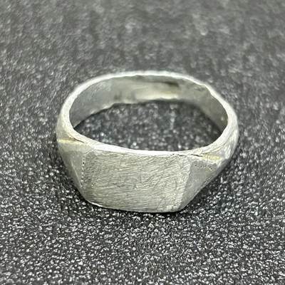 西秦中古拍卖第七十四期 - 芬兰二战时期战壕戒指 用损坏的武器制作 有刻铭文