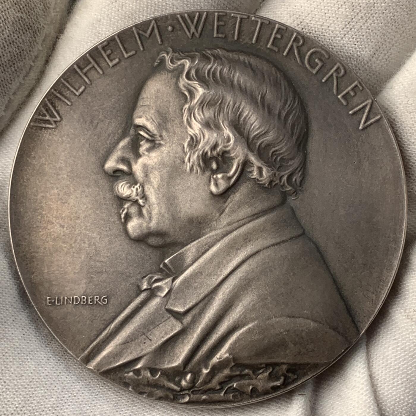 掌中浮雕-藏着的欧洲第051场 1900年瑞典博克斯霍尔姆股份公司成立25周年银章，E.lindberg雕刻，56mm，96g，配有合适的盒子