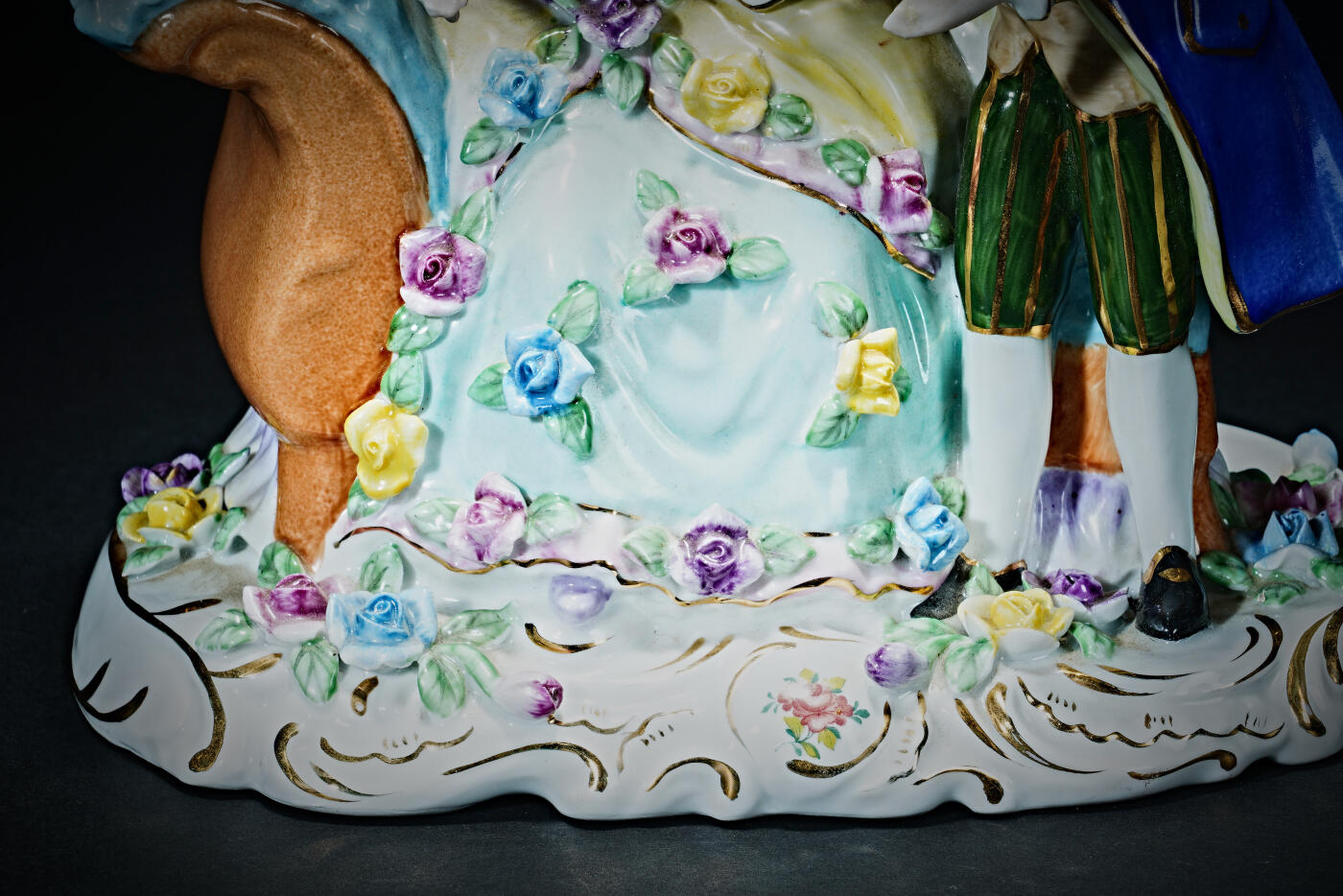 上海都达杂项专场九（全场包邮） 民国 欧洲Meissen（梅森） 粉彩人物雕塑摆件1-528