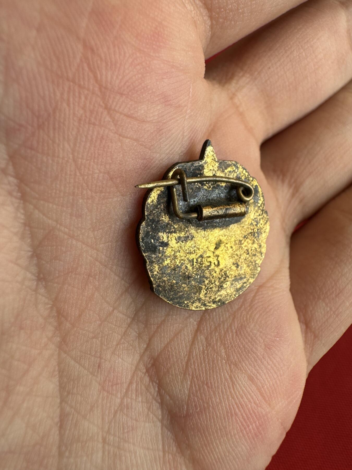 五哥徽章群   28号周三晚上八点4群联拍 铜章