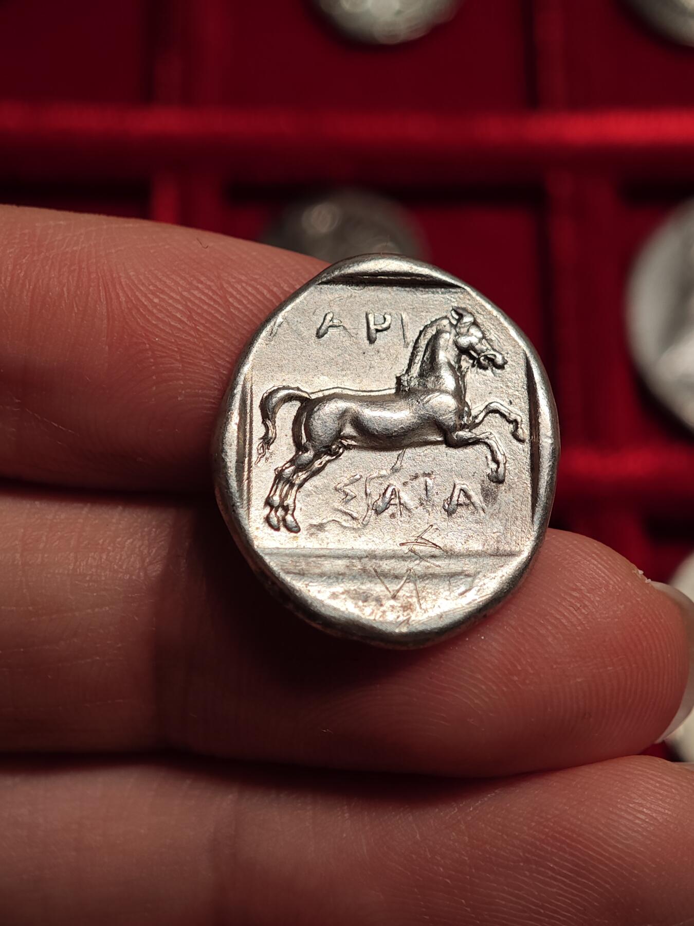 评级古希腊色萨利英雄斗牛骏马奔腾银币