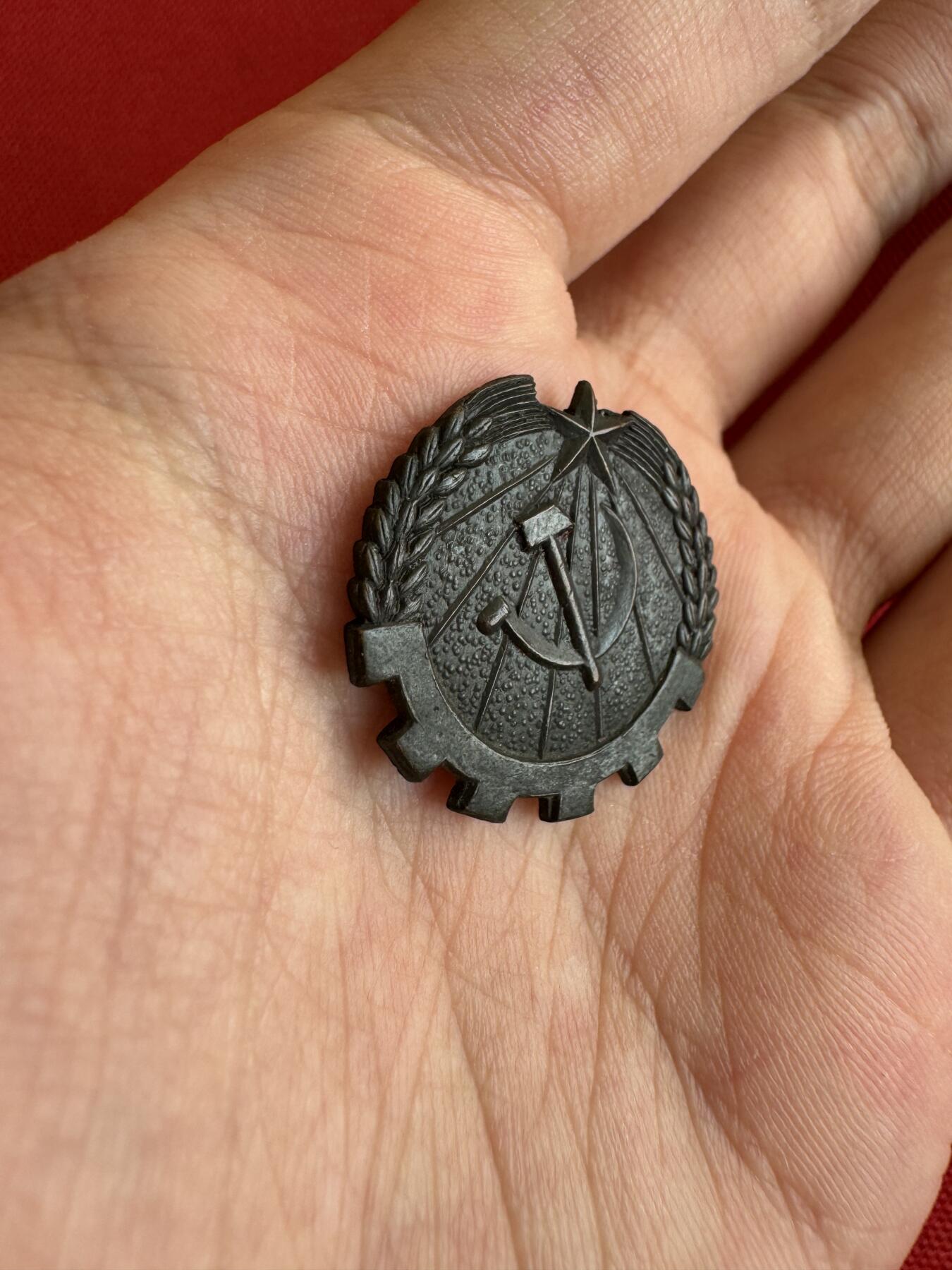 五哥徽章群   28号周三晚上八点4群联拍 铜章