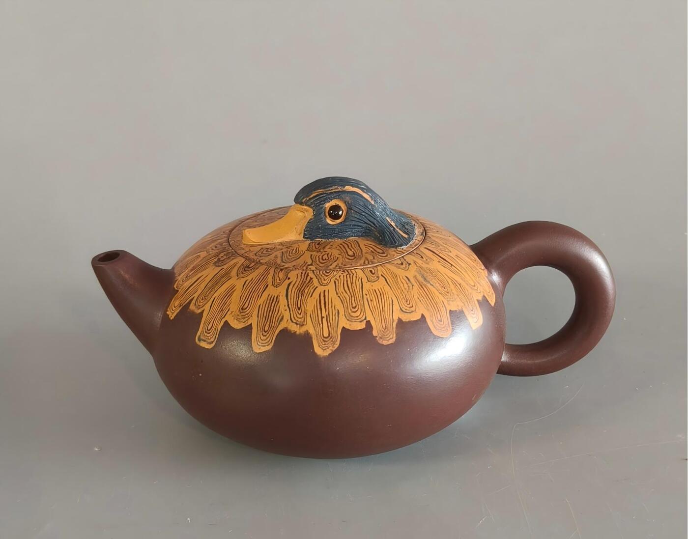 上海都达杂项专场九（全场包邮） 范泽民制 紫砂加彩野鸭壶1-428