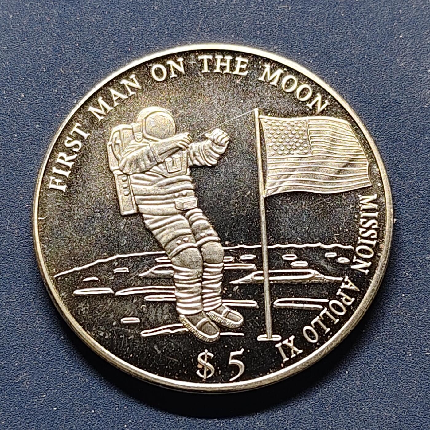 【全场包邮】纯粹捡漏拍498场-持续更新中 利比里亚2000年5元阿波罗十一号人类首次登月精制纪念币