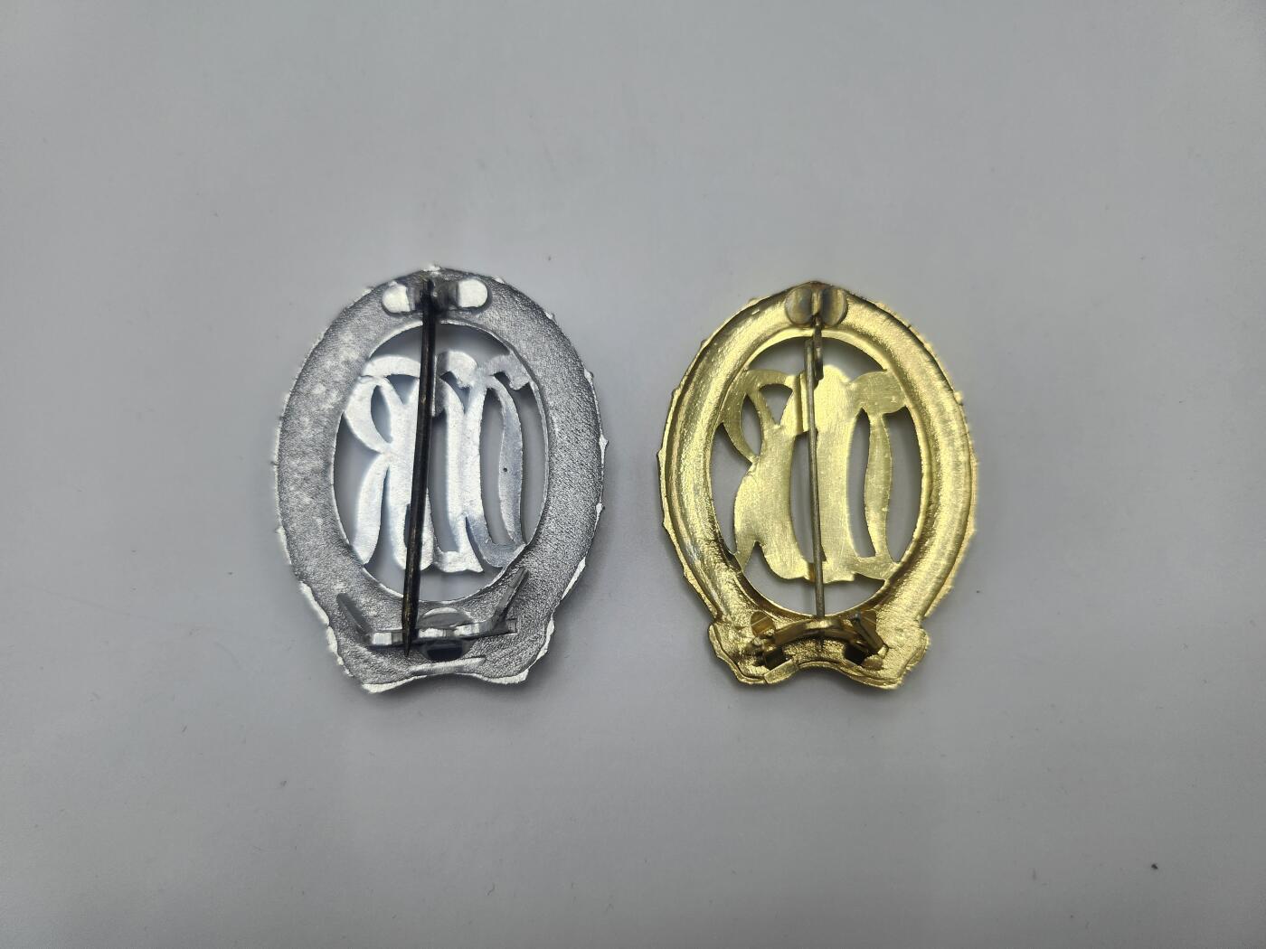 南水社首场拍卖 民主德国体育技能证章 金级银级一组