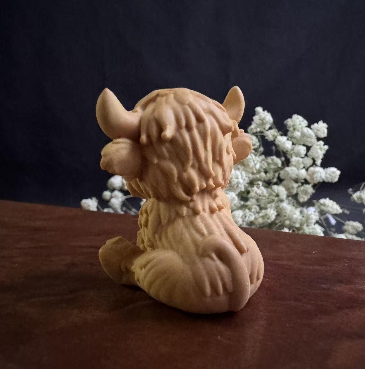 零元拍：哈基米系列，黄杨木雕12生肖之：牛宝，高约：40MM。就这么可耐