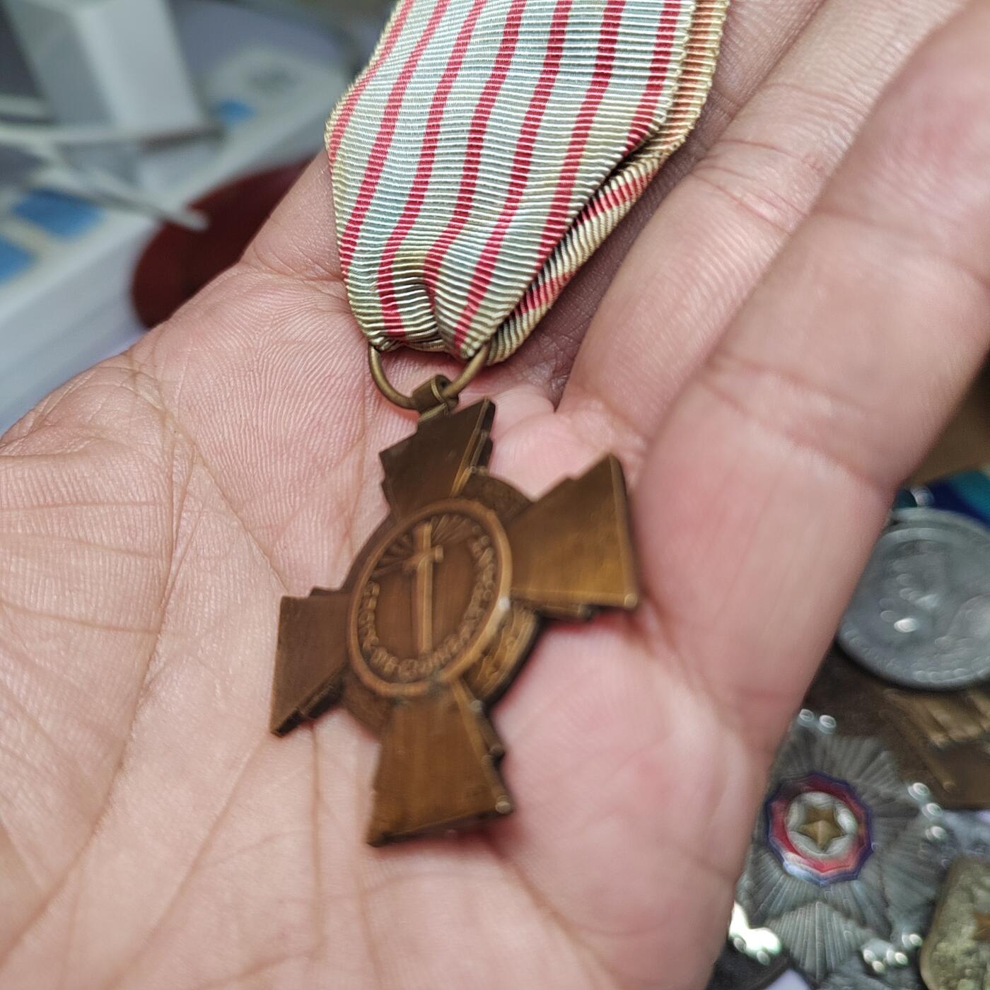 PCAI钱币  29-740  纪念章等杂項专场 战斗十字，有胶