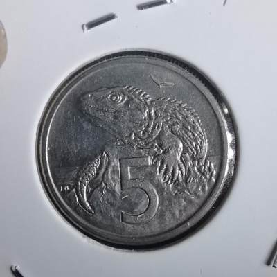 沼泽如烟--第976场 - 新西兰1982年五分