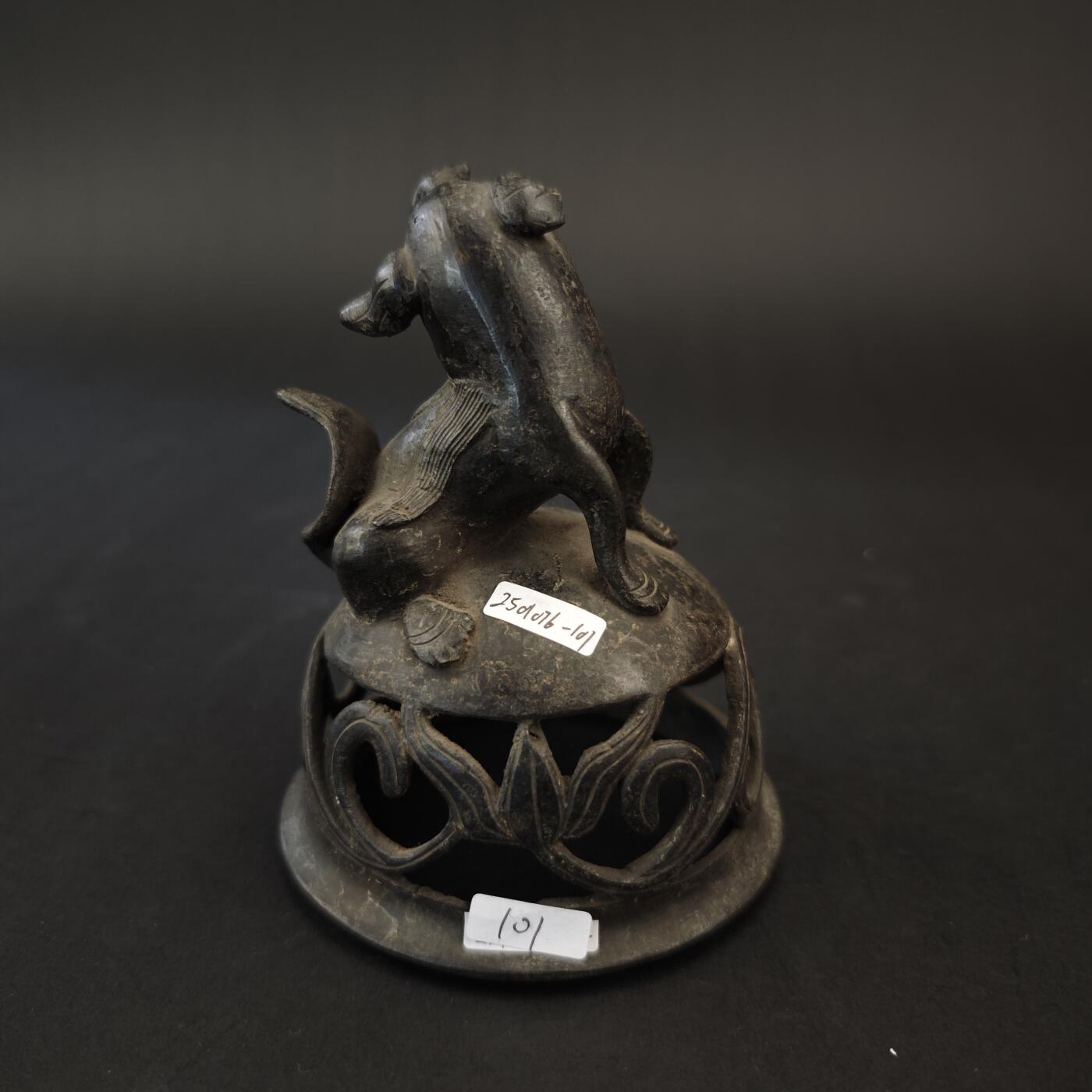 上海都达杂项专场九（全场包邮） 明 铜狮纽香炉盖1-391