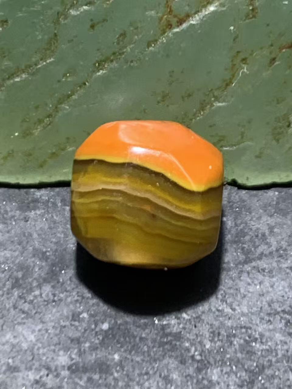 放福利！冰飘战国红玛瑙随形多棱珠一个